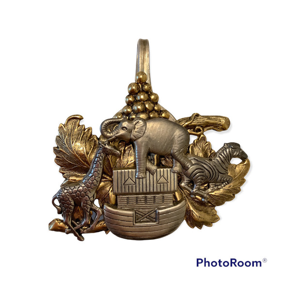 Noah’s Ark on Hermès (Mercury) Stamped Spoon Pendant - Picture 3 of 11